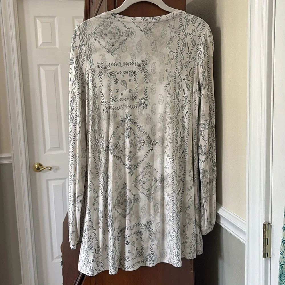 3 LOGO BOHO Bandana Print High Low Hem Bohemian Tops With Cuff Sleeves - Picture 11 of 16